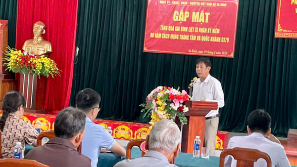 Xã Sa Bình tổ chức tri ân 26 gia đình liệt sĩ nhân kỷ niệm 80 năm Cách mạng Tháng Tám và Quốc khánh 2/9